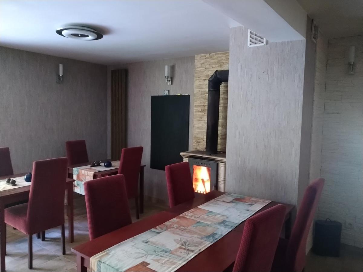 Dworek Lesny Kudowa Zdroj Luaran gambar