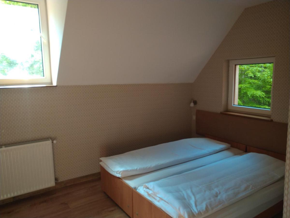 Dworek Lesny Kudowa Zdroj Luaran gambar
